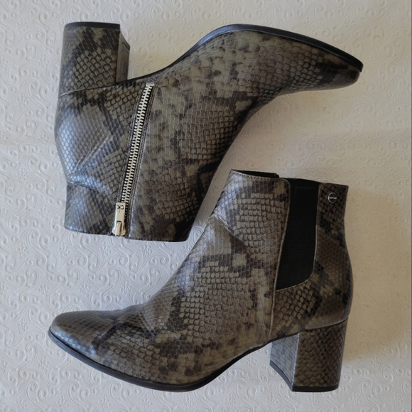 Calvin Klein Fiona Black/Army Green Snake Embossed block heel Bootie Women's 8.5 - Picture 2 of 11